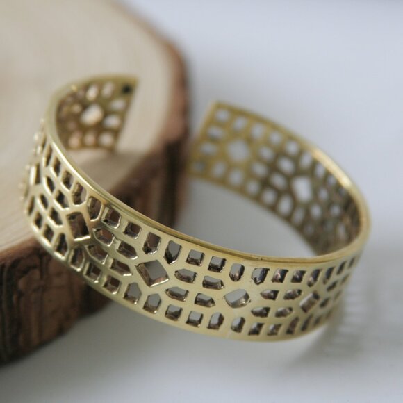 Handmade Recycled bullet shell brass bangle, Eco-friendly and Ethical jewelry - Picture 6 of 9